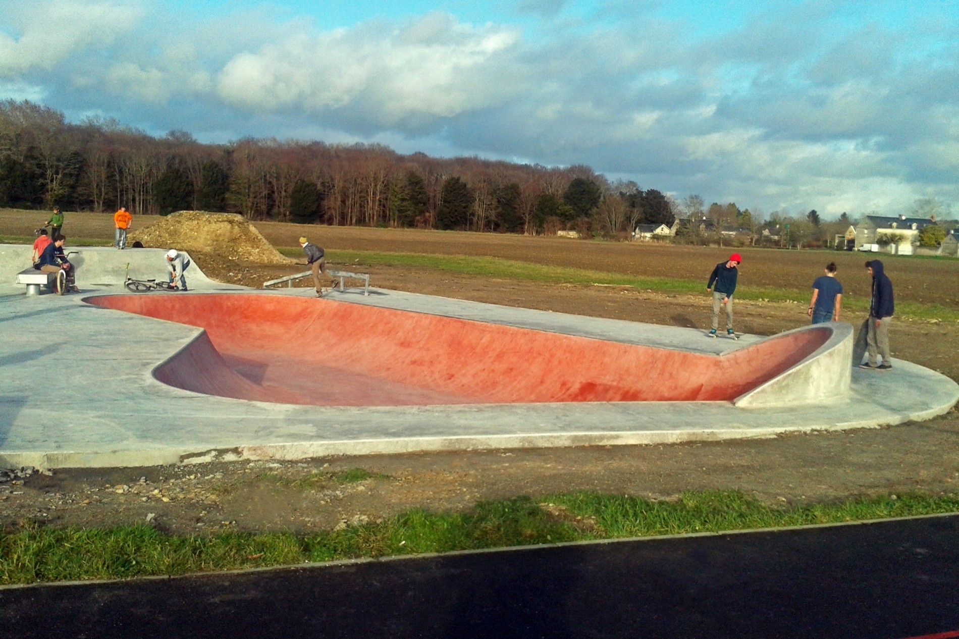 Beaumont en V ron skatepark Trucks and Fins